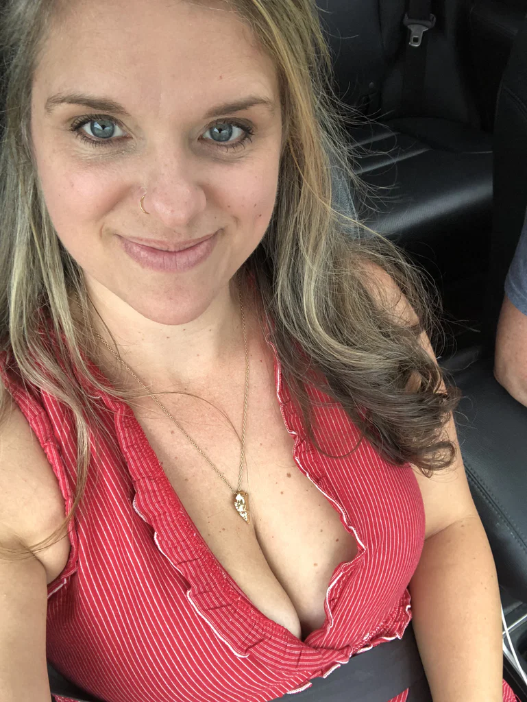 Liz Bunnylove's avatar