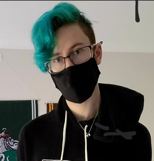 FemboyFoxx's avatar