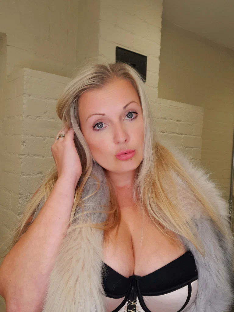 Charlotte Chots's avatar