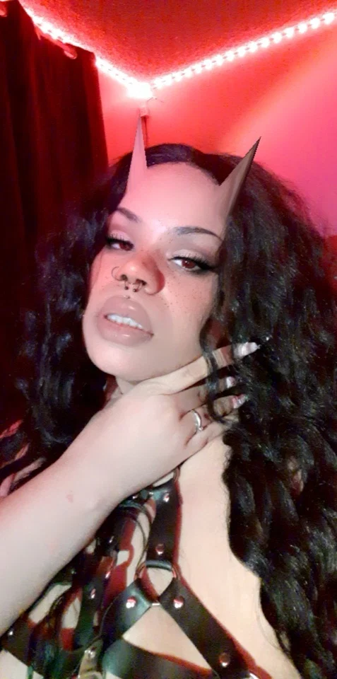 Henny Queen's avatar