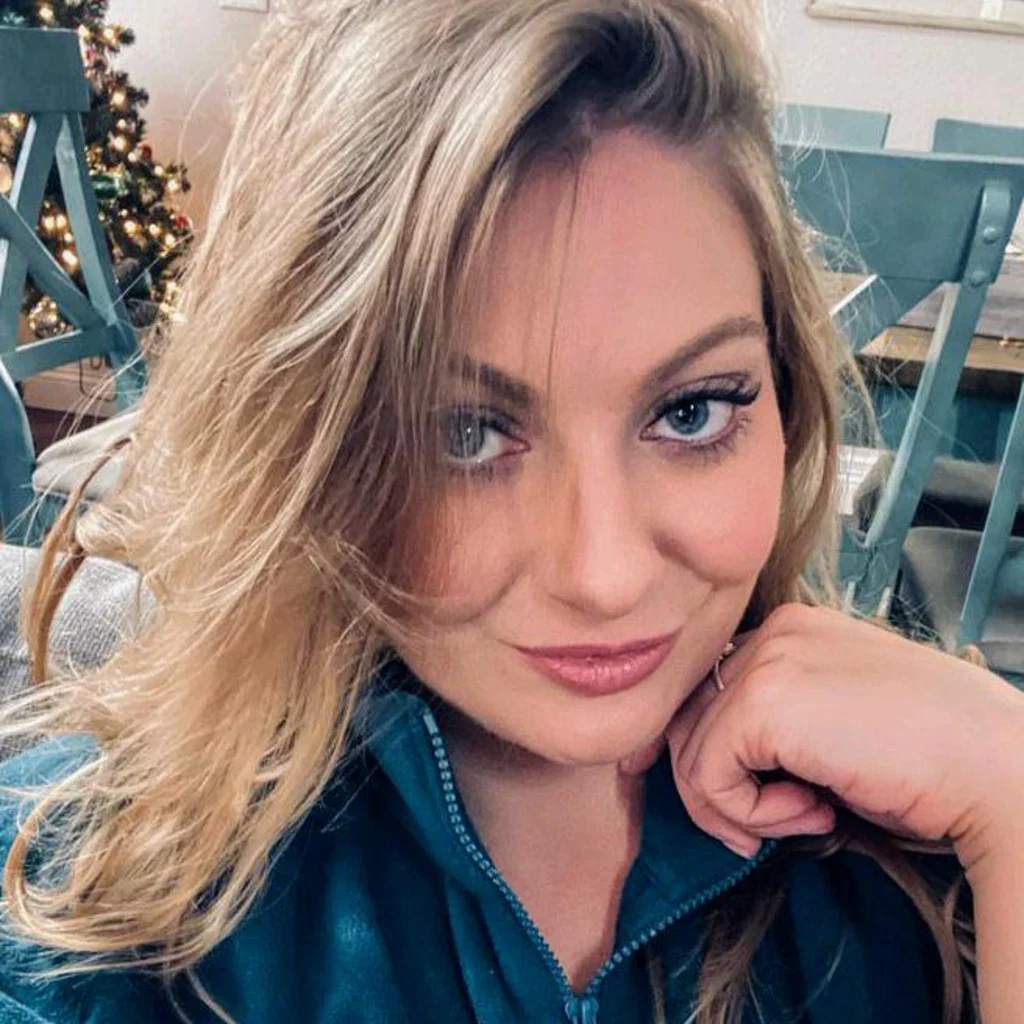 Veronica Weston's avatar
