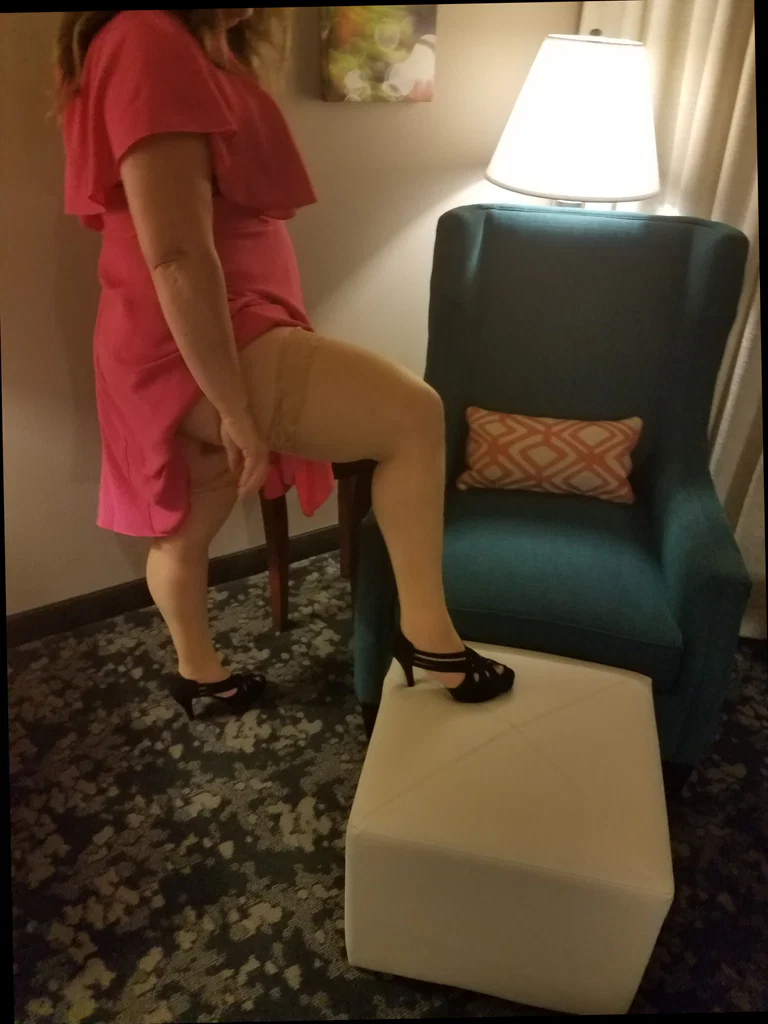 HotwifeinTEX's avatar