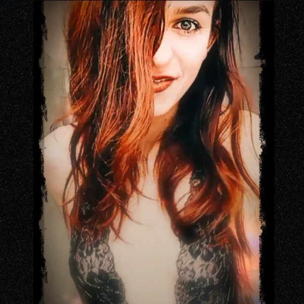 Rosa Ray's avatar
