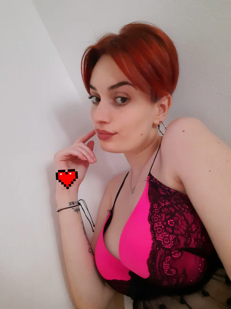 Vivi Viviana profile banner
