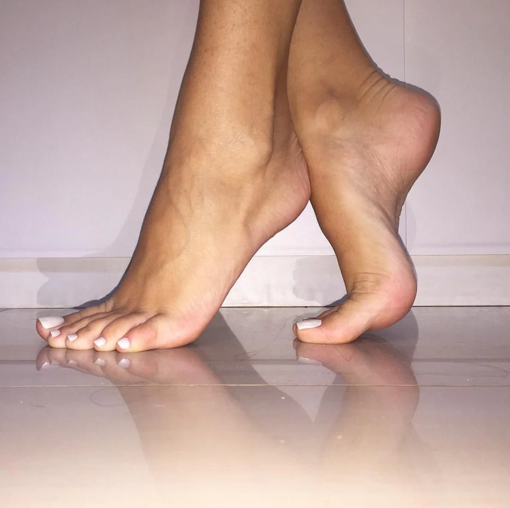 Polished Toes's avatar