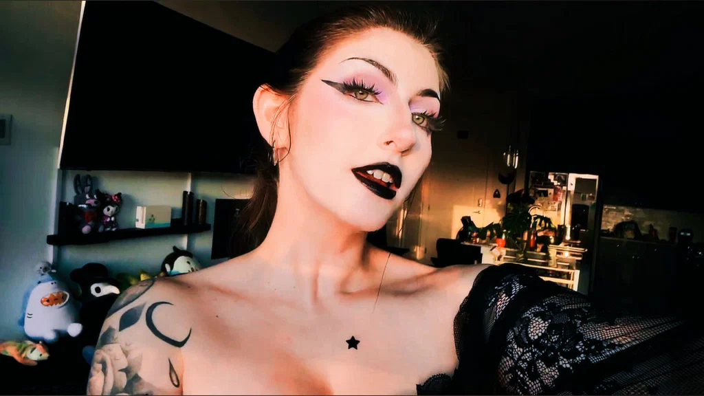 Violet Delights's avatar