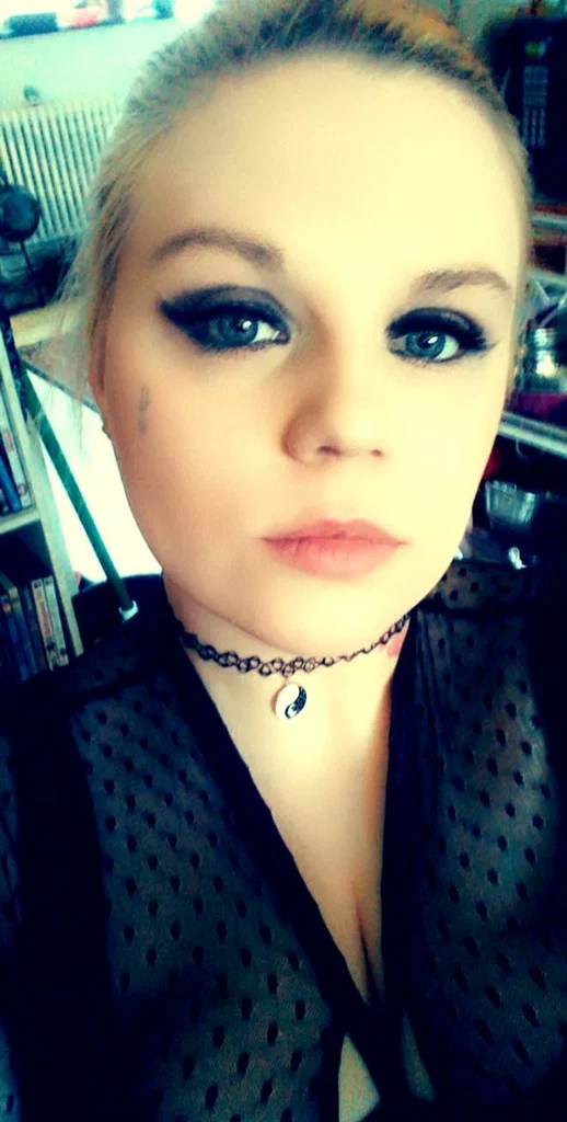 MistressofTheDark's avatar