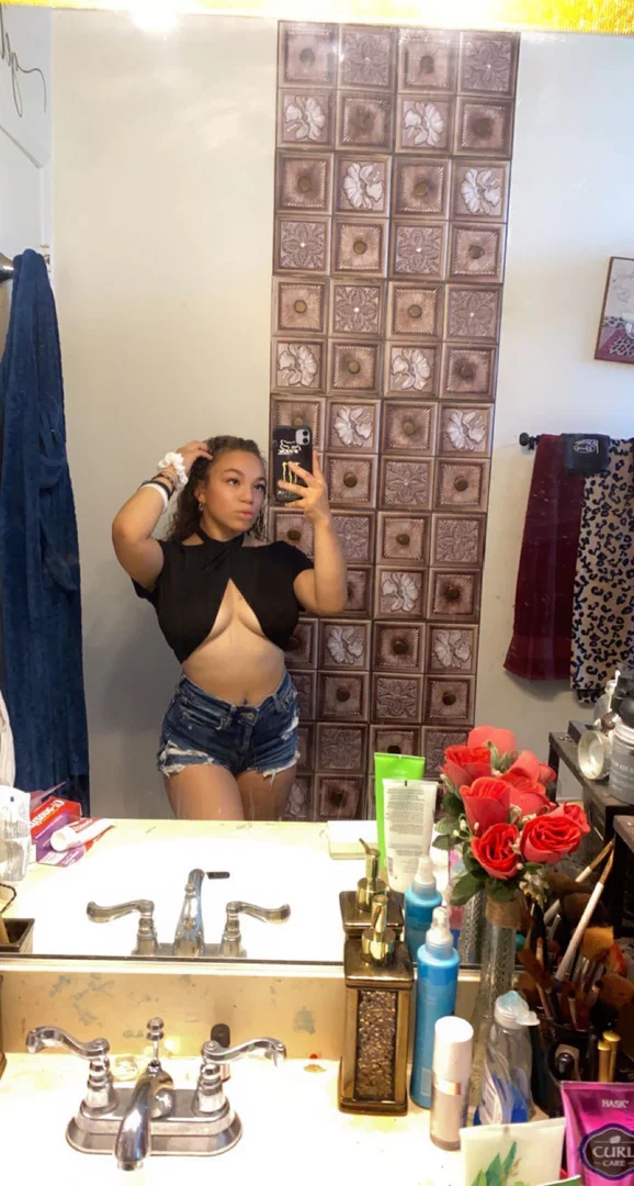 Esmee🖤👅 profile banner