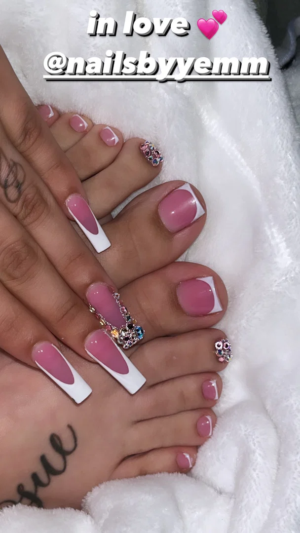 melina profile banner