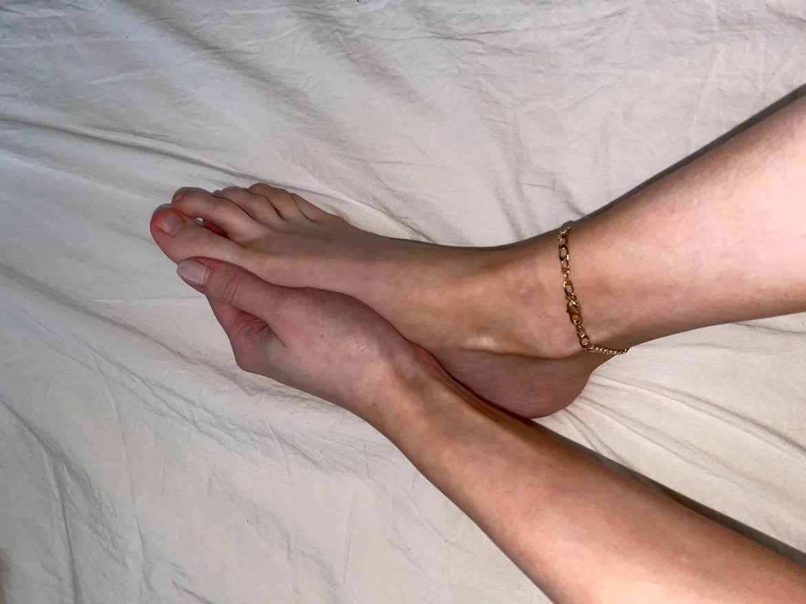 Feet profile banner