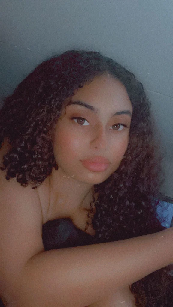 Monay💕's avatar