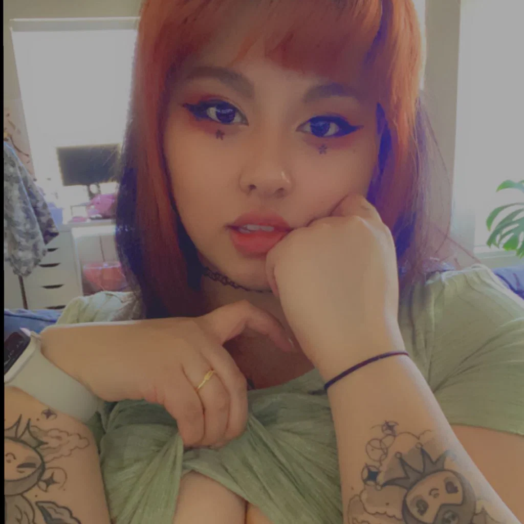 ✨ Your comfy online girlfriend ✨