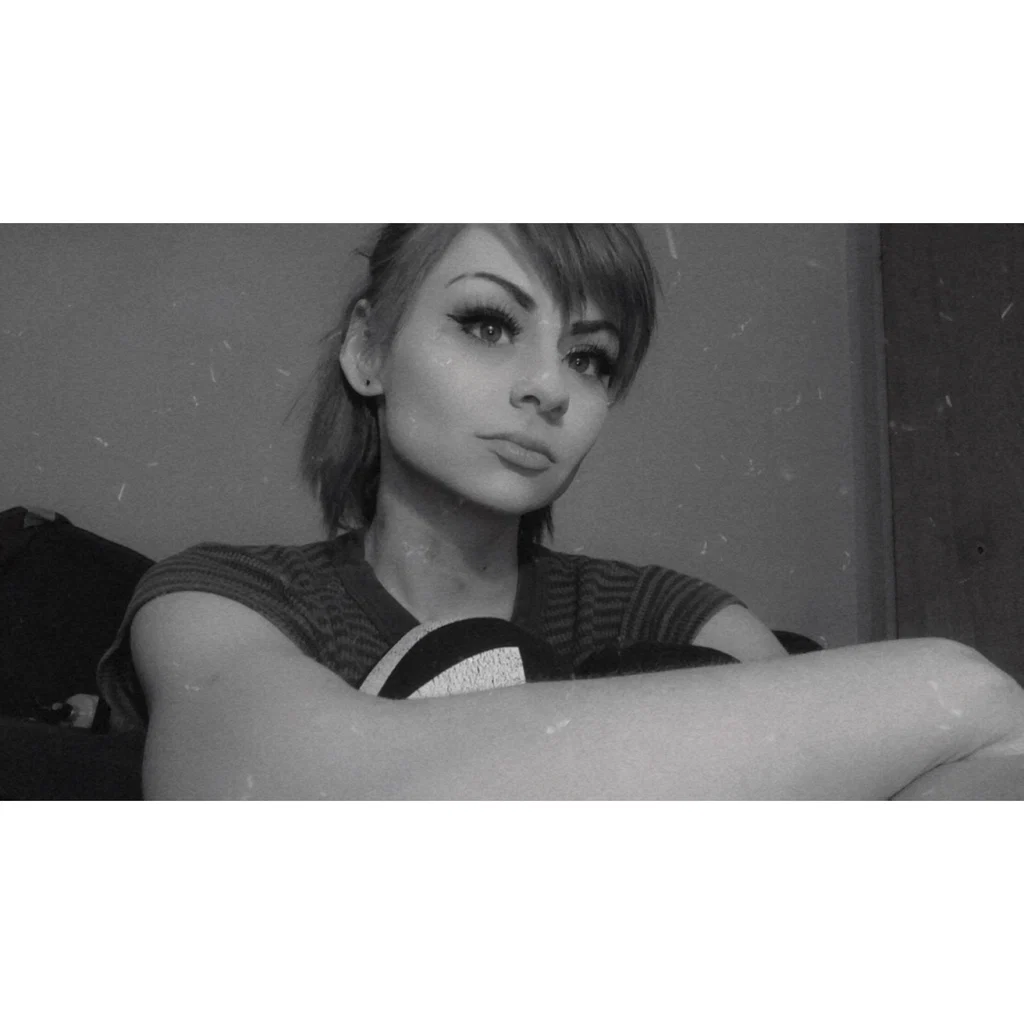 Andee's avatar