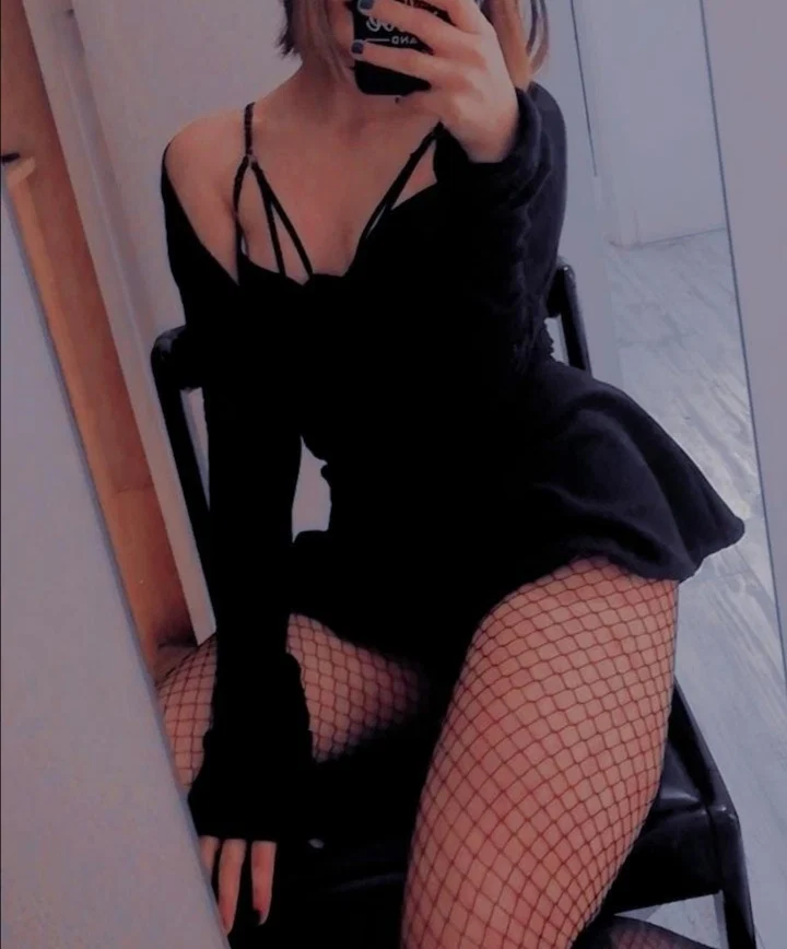 Izzy blackthorn's avatar