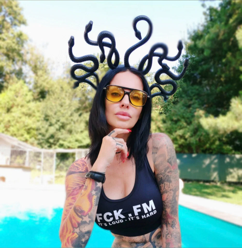 Mariella Garonnes's avatar