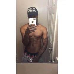 LongDickDezzy's avatar