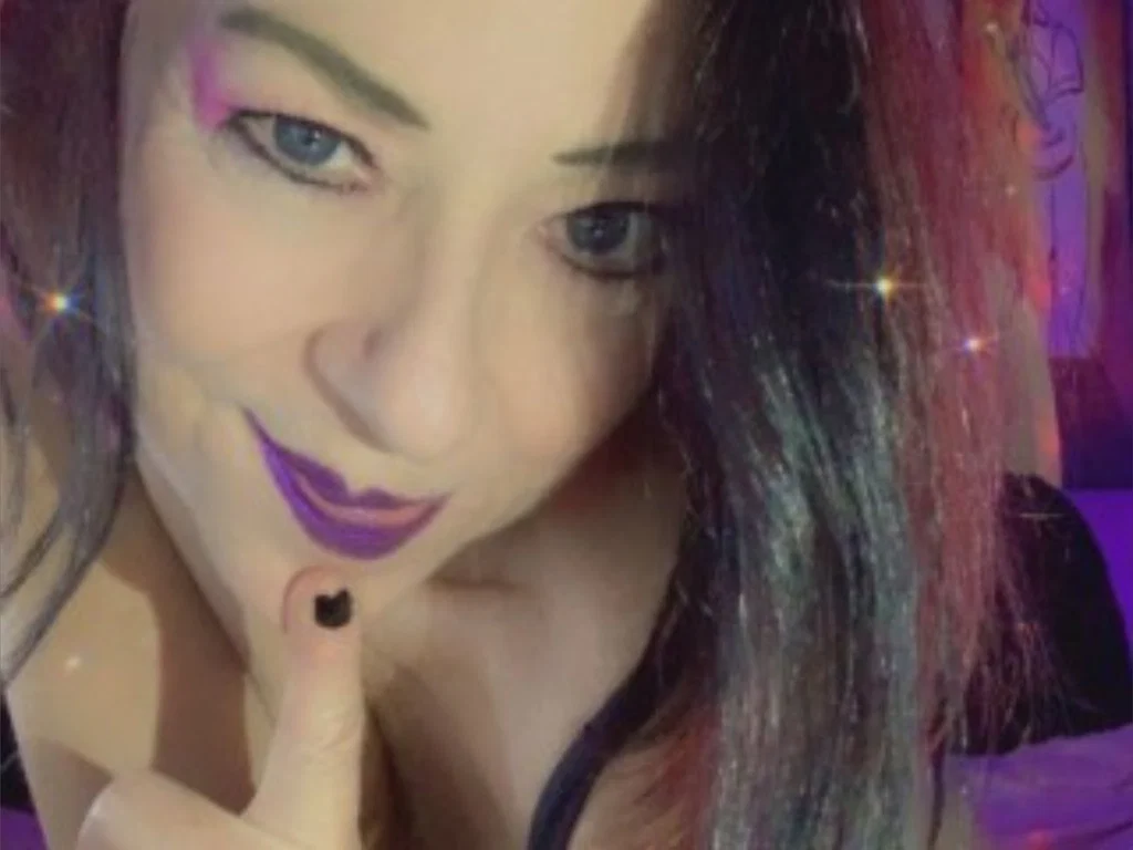 April_XO's avatar