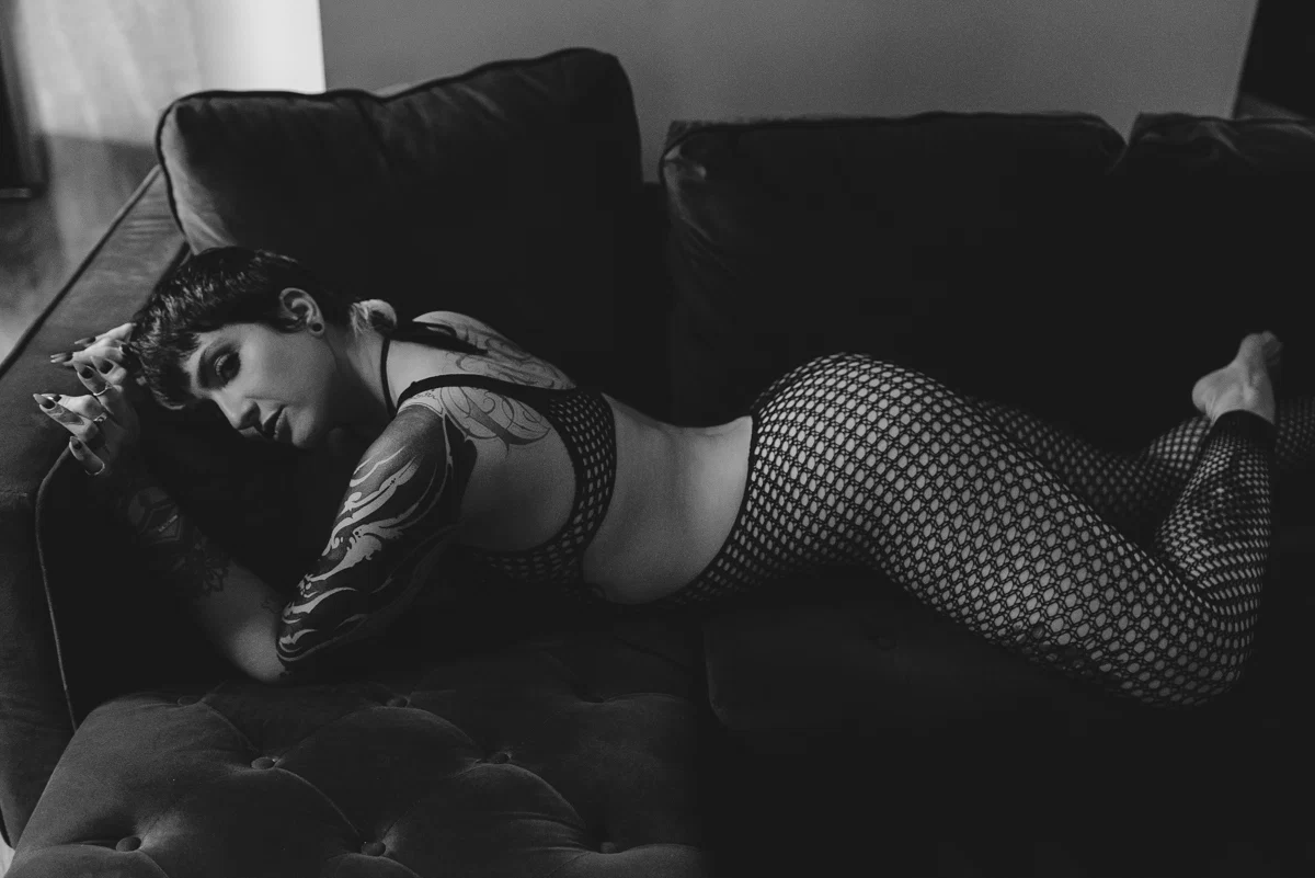 QueenV profile banner