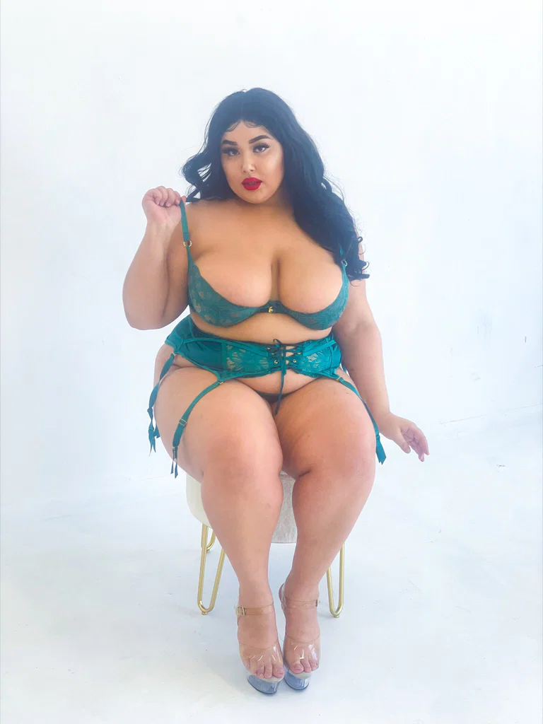Chloe Klein's avatar