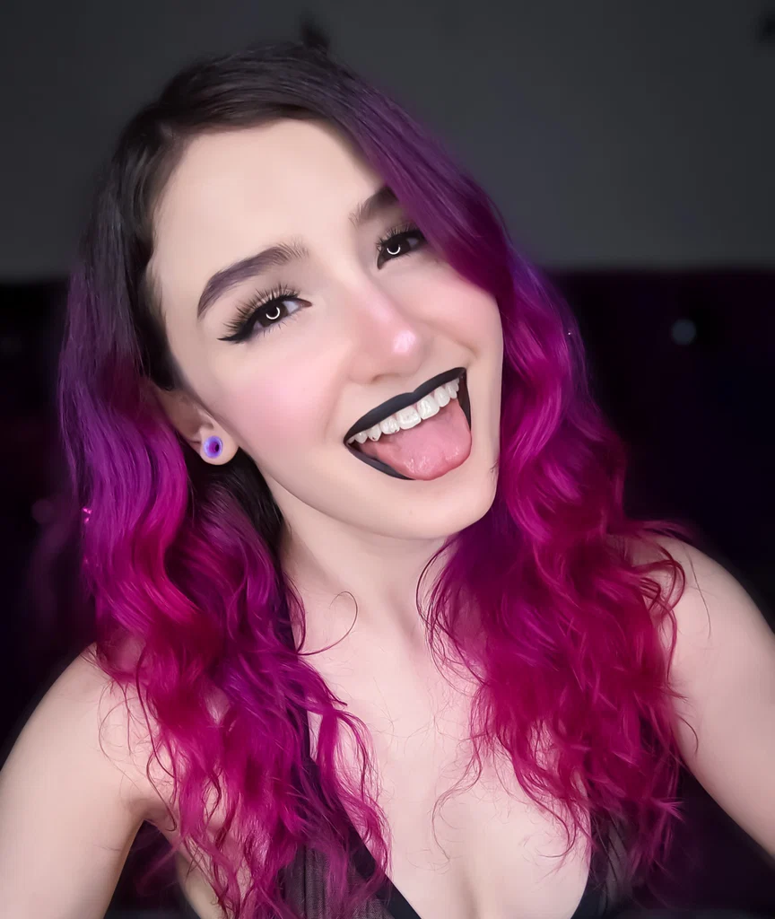 Luna Pleasant 🌙's avatar