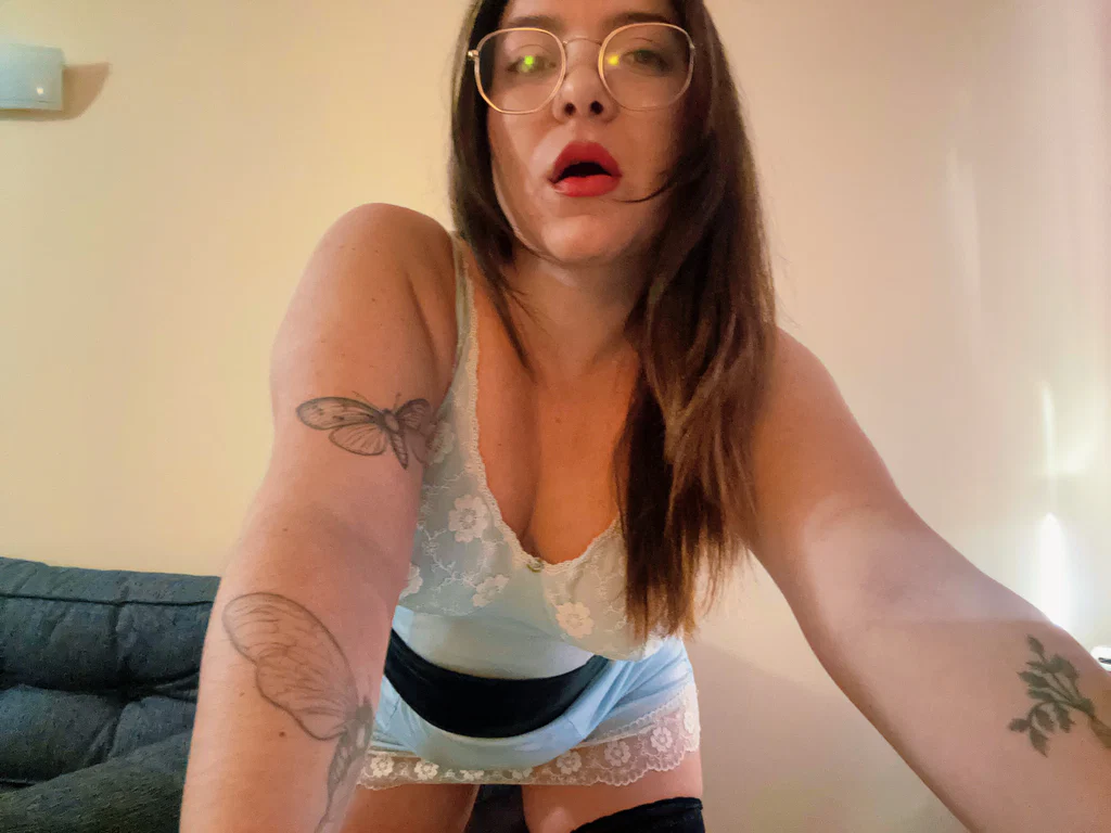 KIARA | Sexy Mommy 🍓's avatar
