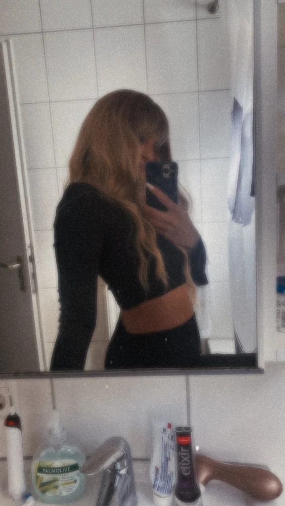 Lara - addicted to heels's avatar