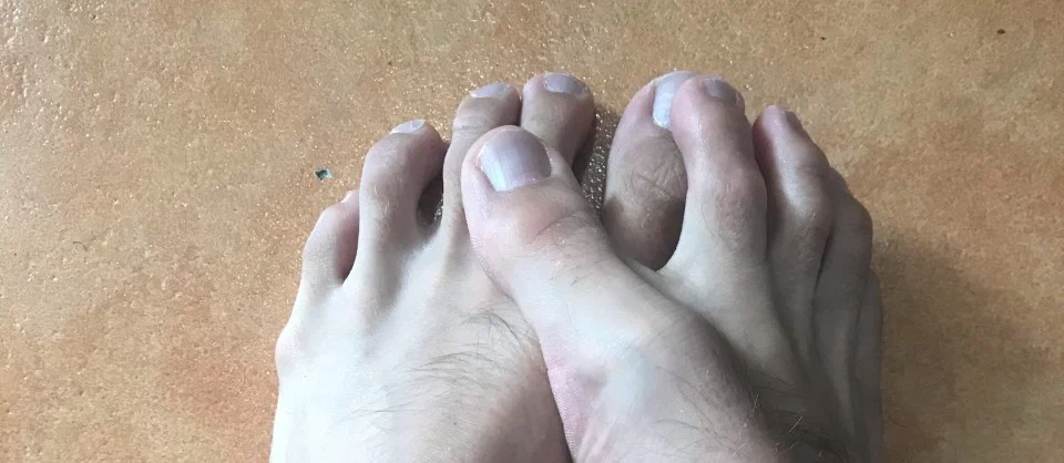 Spanish feet profile banner
