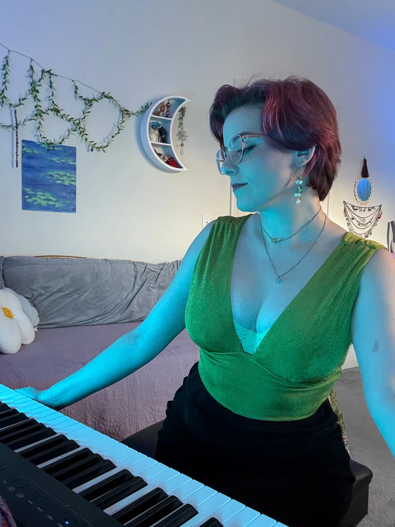 mary 💖 live twice a week~ ✨️