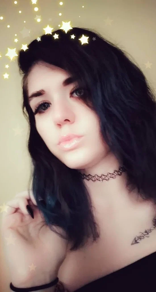 👑Qu33n👑's avatar
