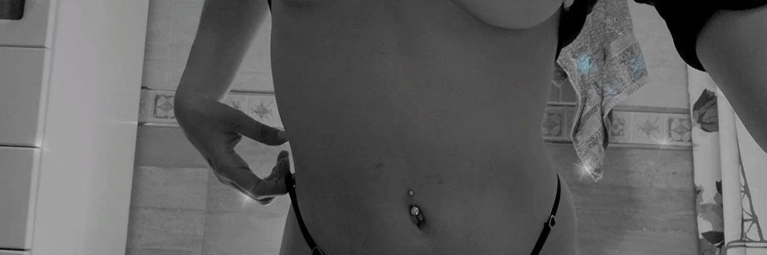 mia❤🔥 profile banner