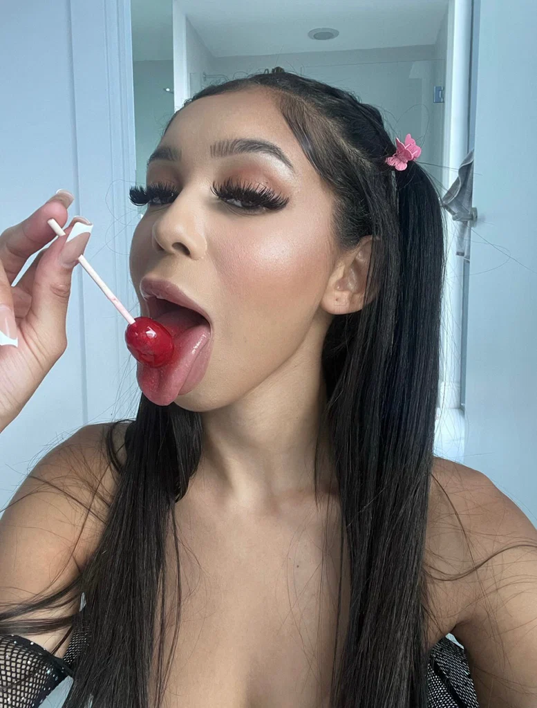 Ms. Valentina's avatar