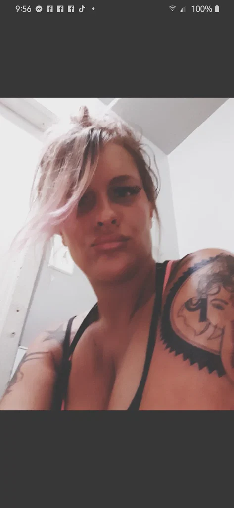 Sexytattedlion's avatar