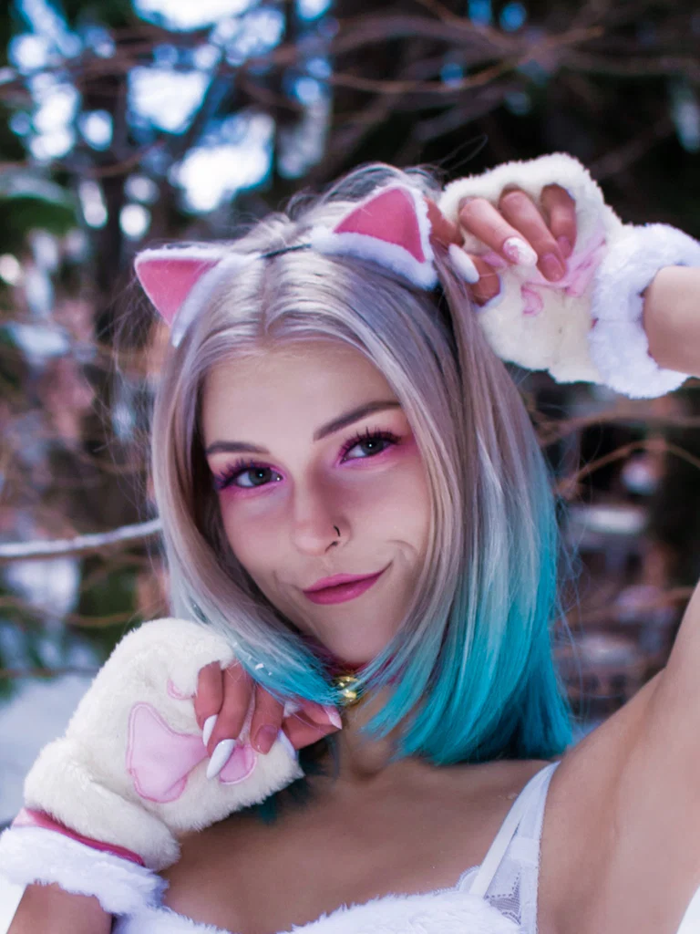 Trixy Blue's avatar