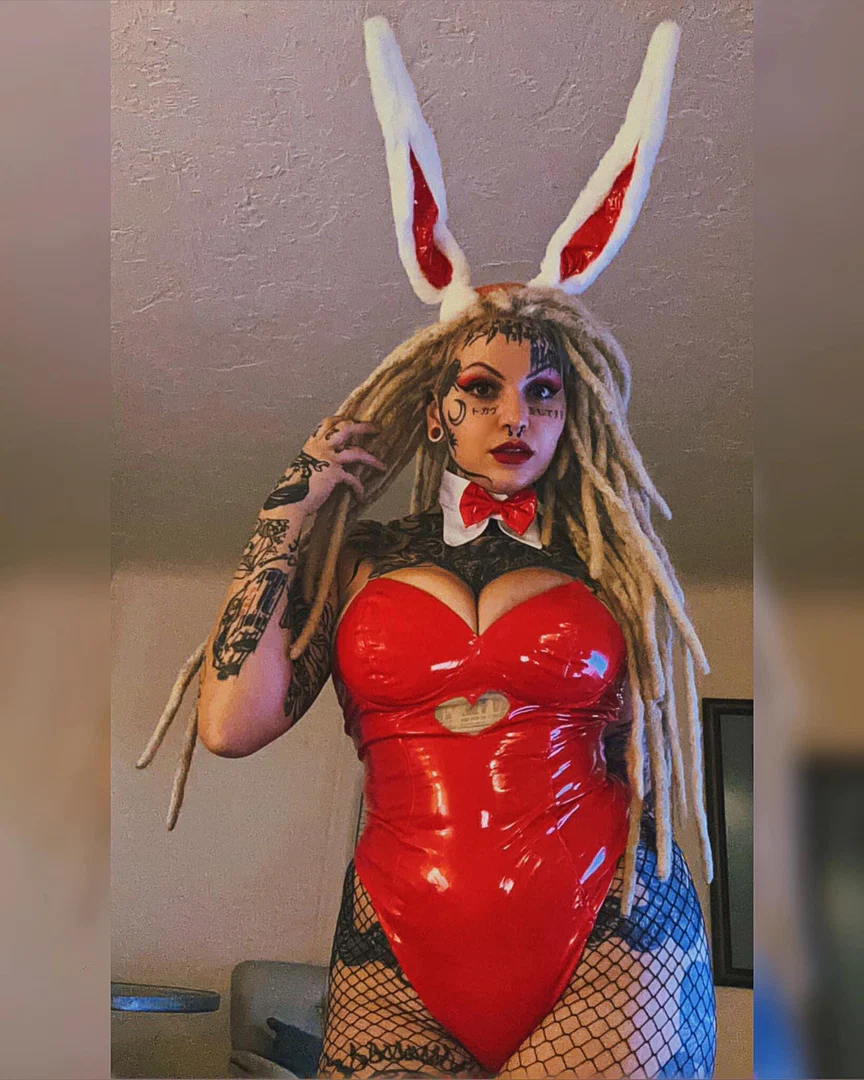 Lou profile banner
