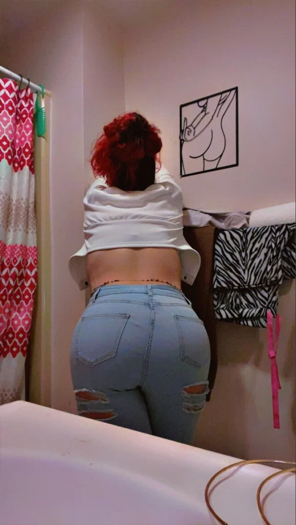 JuiccyGianna CTs throat queen