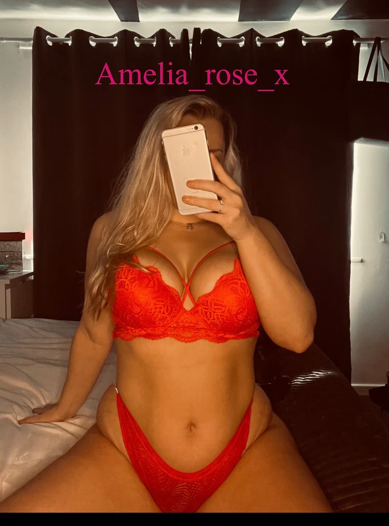 AmeliaRose🌹's avatar