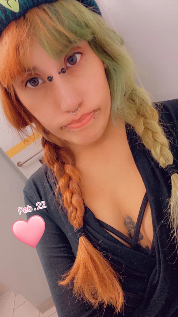 Goth babe's avatar