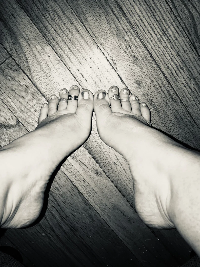 Slender Toes profile banner