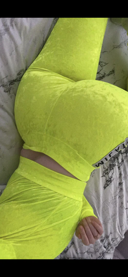 Denni profile banner