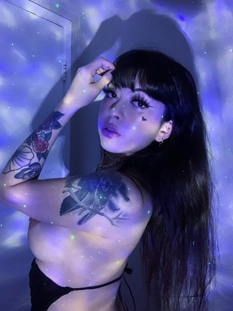 𝔗𝔥𝔢 𝔏𝔦𝔱𝔱𝔩𝔢 𝔚𝔦𝔱𝔠𝔥