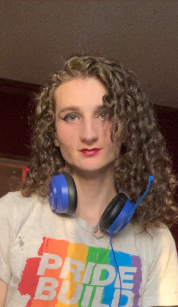 Curly the Femme 💃🥰😇's avatar