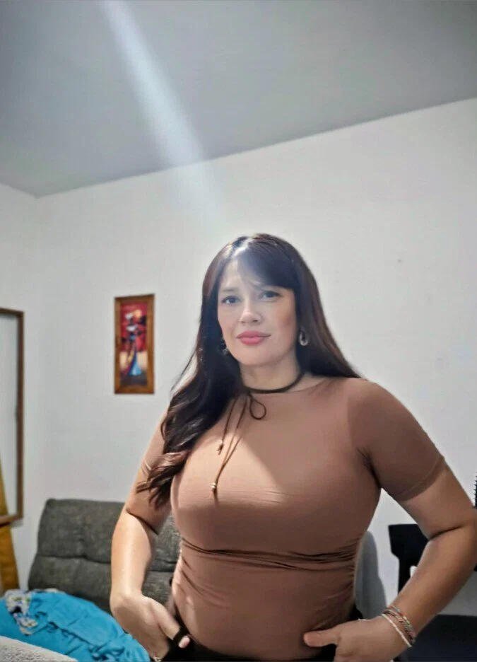 LO❤️ THE GIRL WITH THE BIG ASS AND TITS