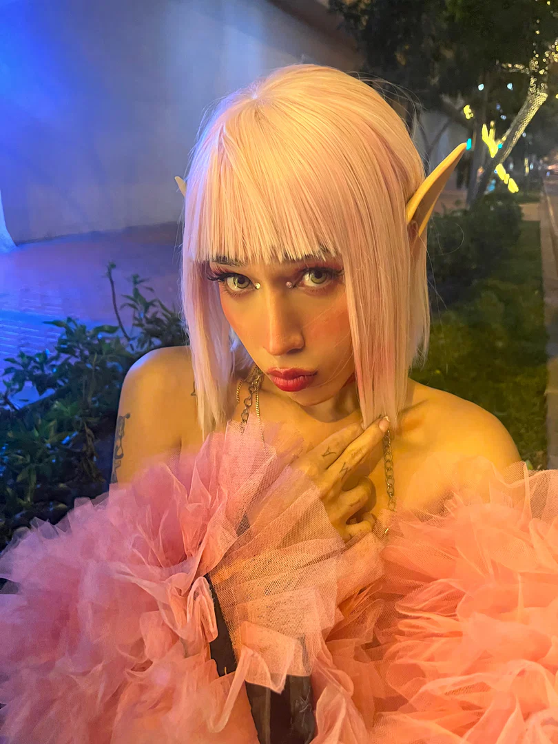 Alexxxis 🐰 profile banner