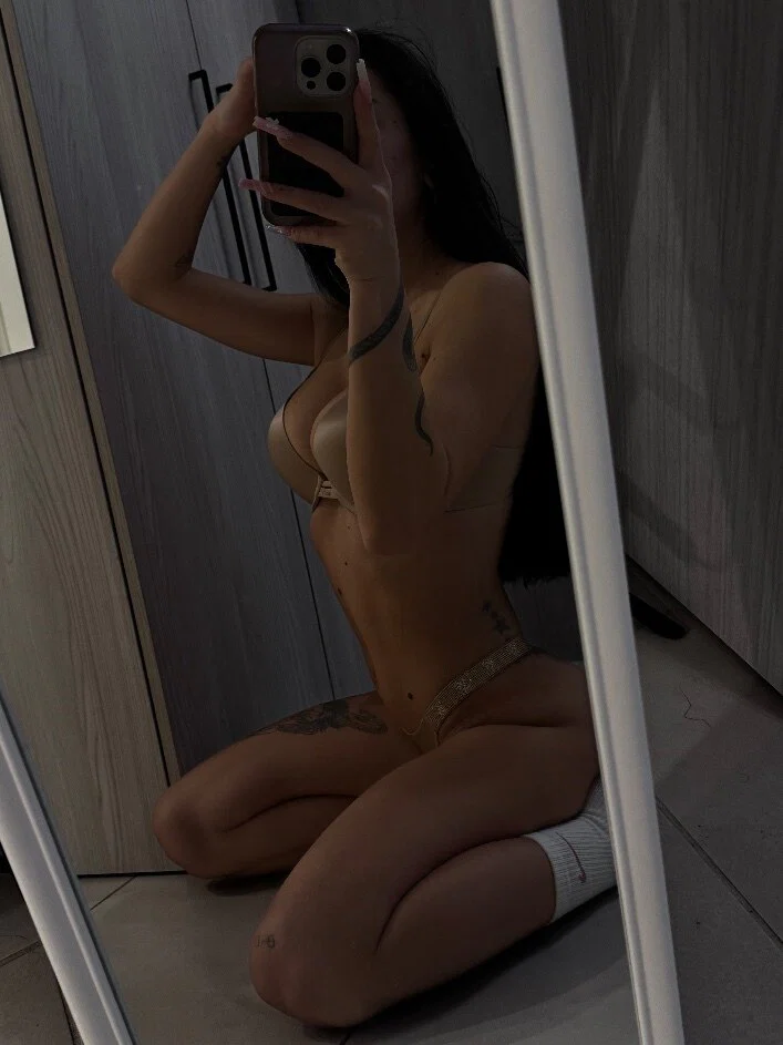 NaomiRay profile banner