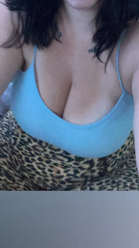 Violet Rae's avatar