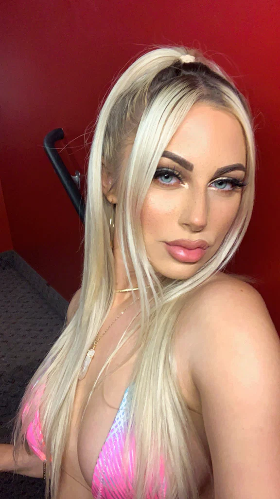 Miss Divine's avatar