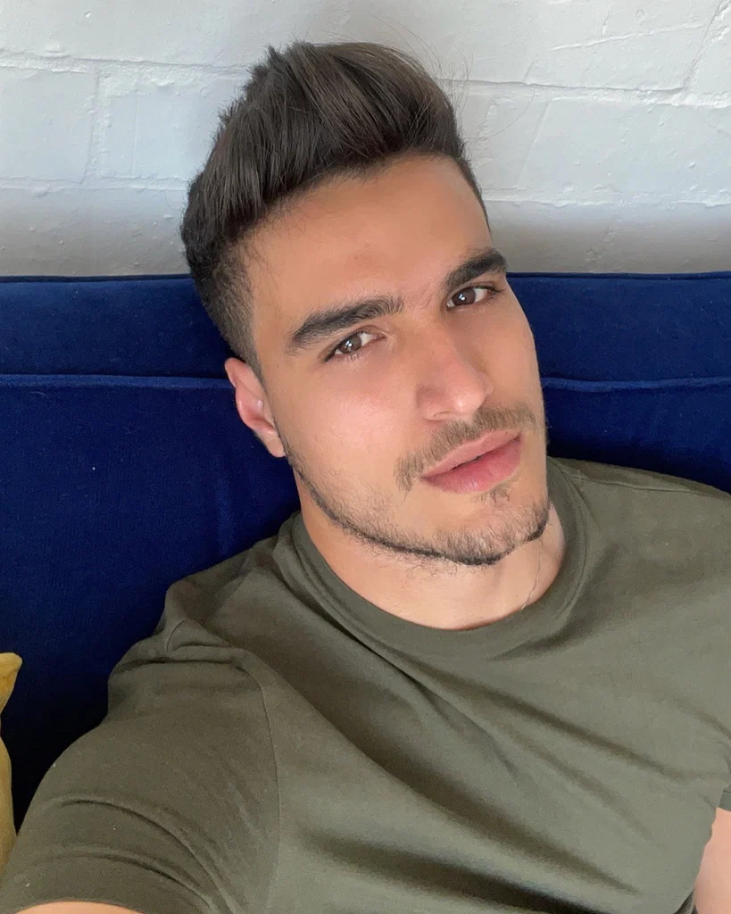 PEDRO BUENO ( TOP 2.2% )'s avatar