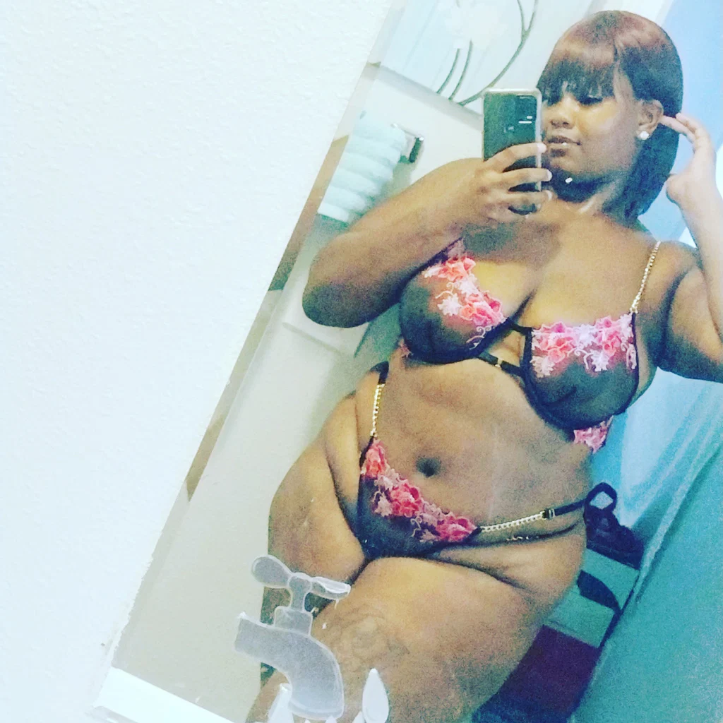 LuvlyLola's avatar