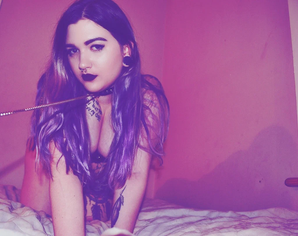 Violet Lane's avatar