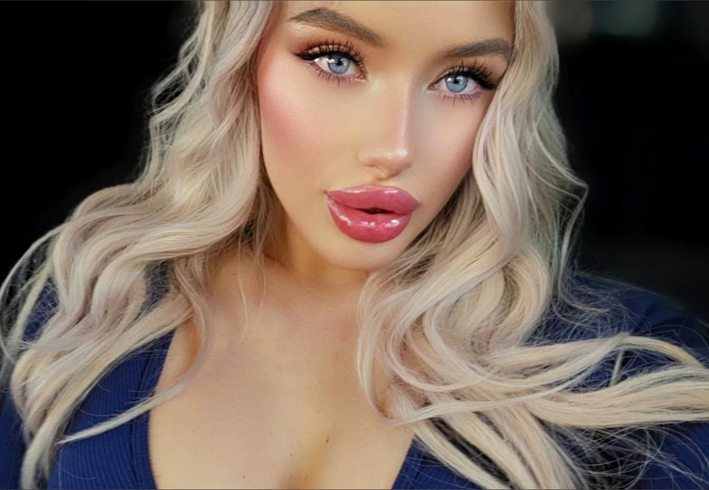 💋 ANNA FREE's avatar